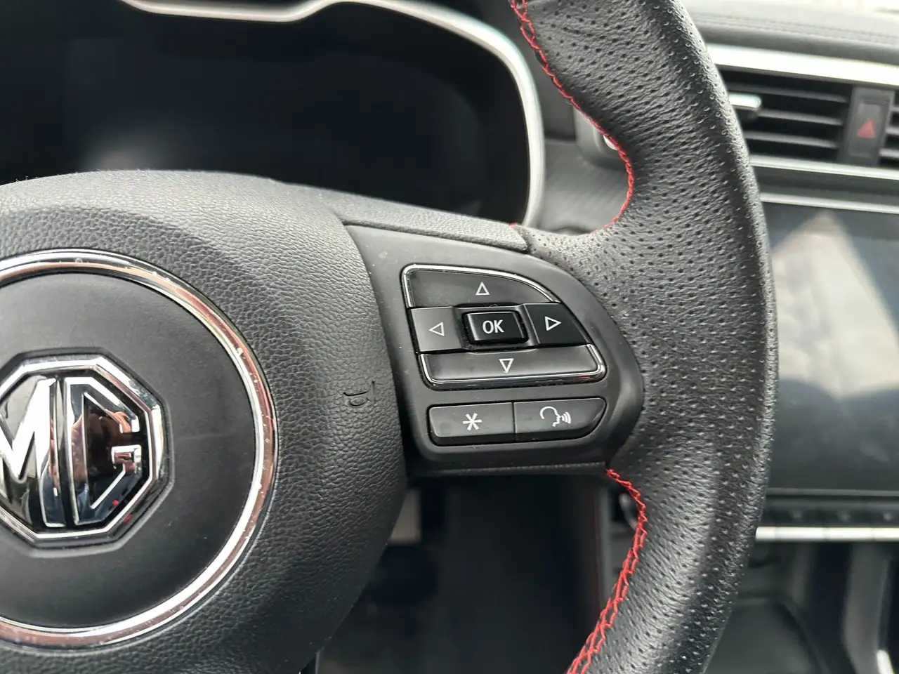 MG ZS 1.5 VTi-Tech Luxury 14