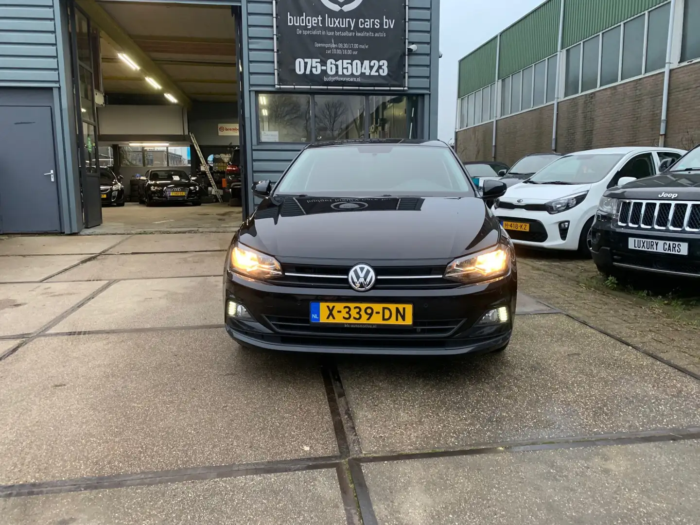 Volkswagen Polo 1.0 TSI Beats topstaat 1e eigenaar nieuwe banden / Noir - 2