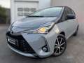Toyota Yaris 1.5 VVT-i Dynamic CARPLAY / TREKHAAK / TWO-TONE / Grijs - thumbnail 1