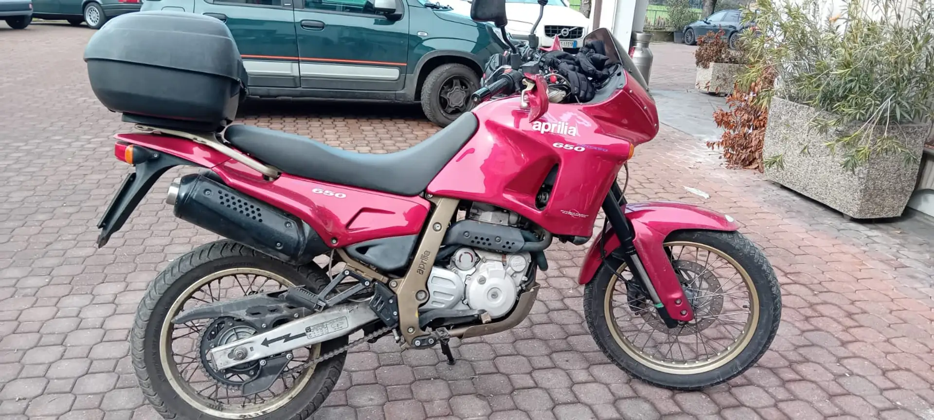 Aprilia Pegaso 650 Burdeos - 1