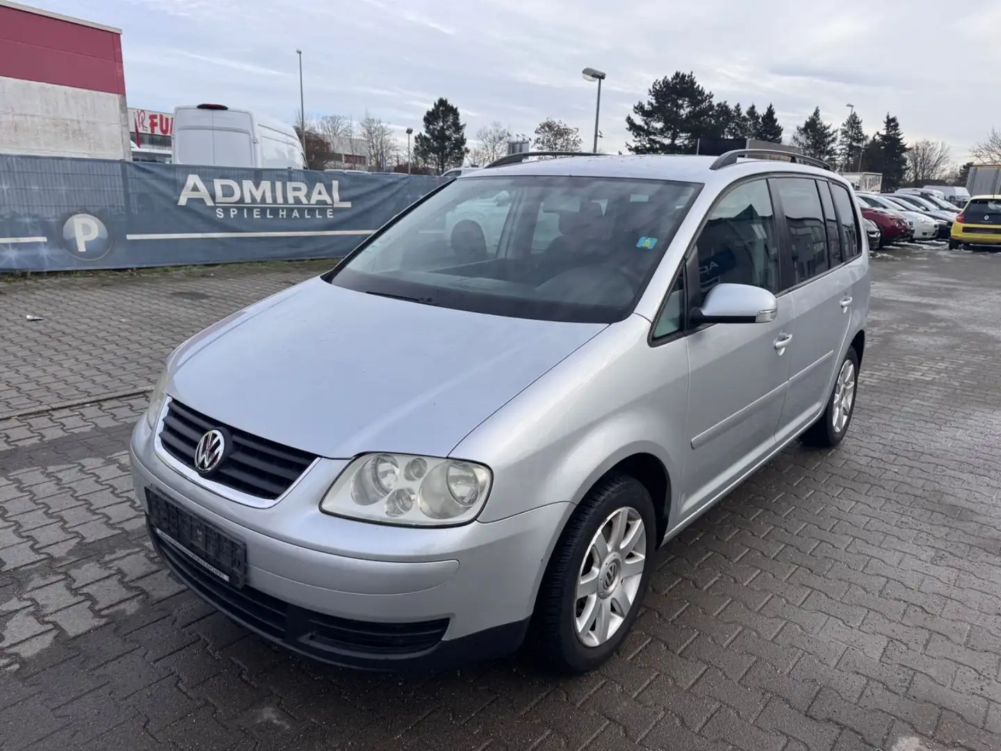 Volkswagen Touran 1.6 FSI Klimaautomatik Silber - 1