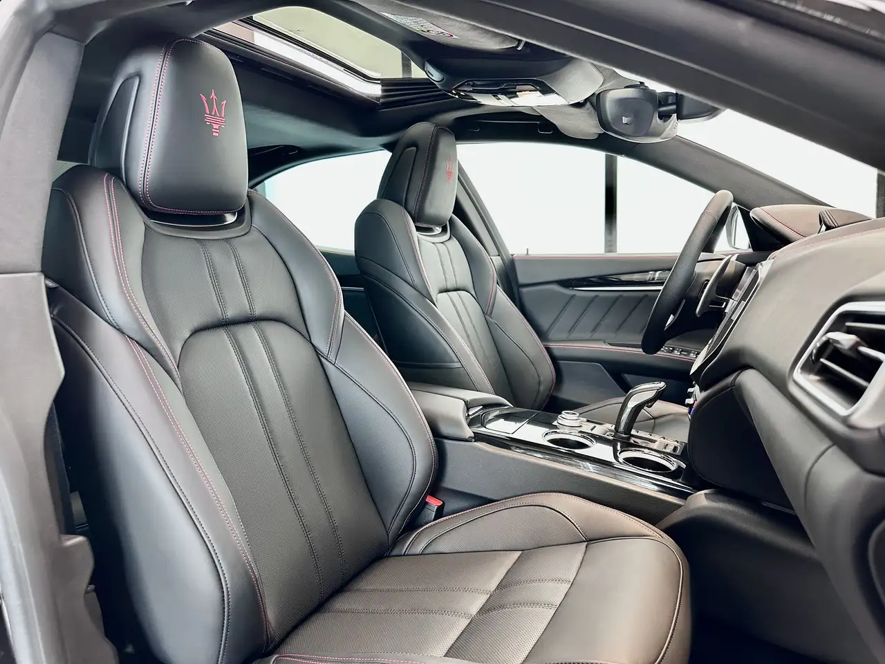 Maserati Ghibli 2025 — фото 14