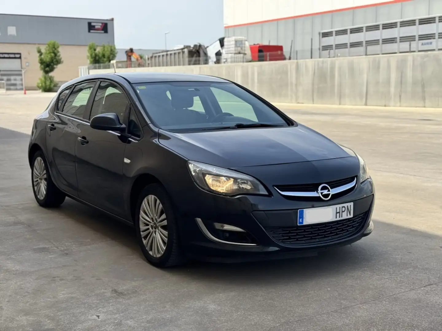 Opel Astra 1.6 Selective Schwarz - 2