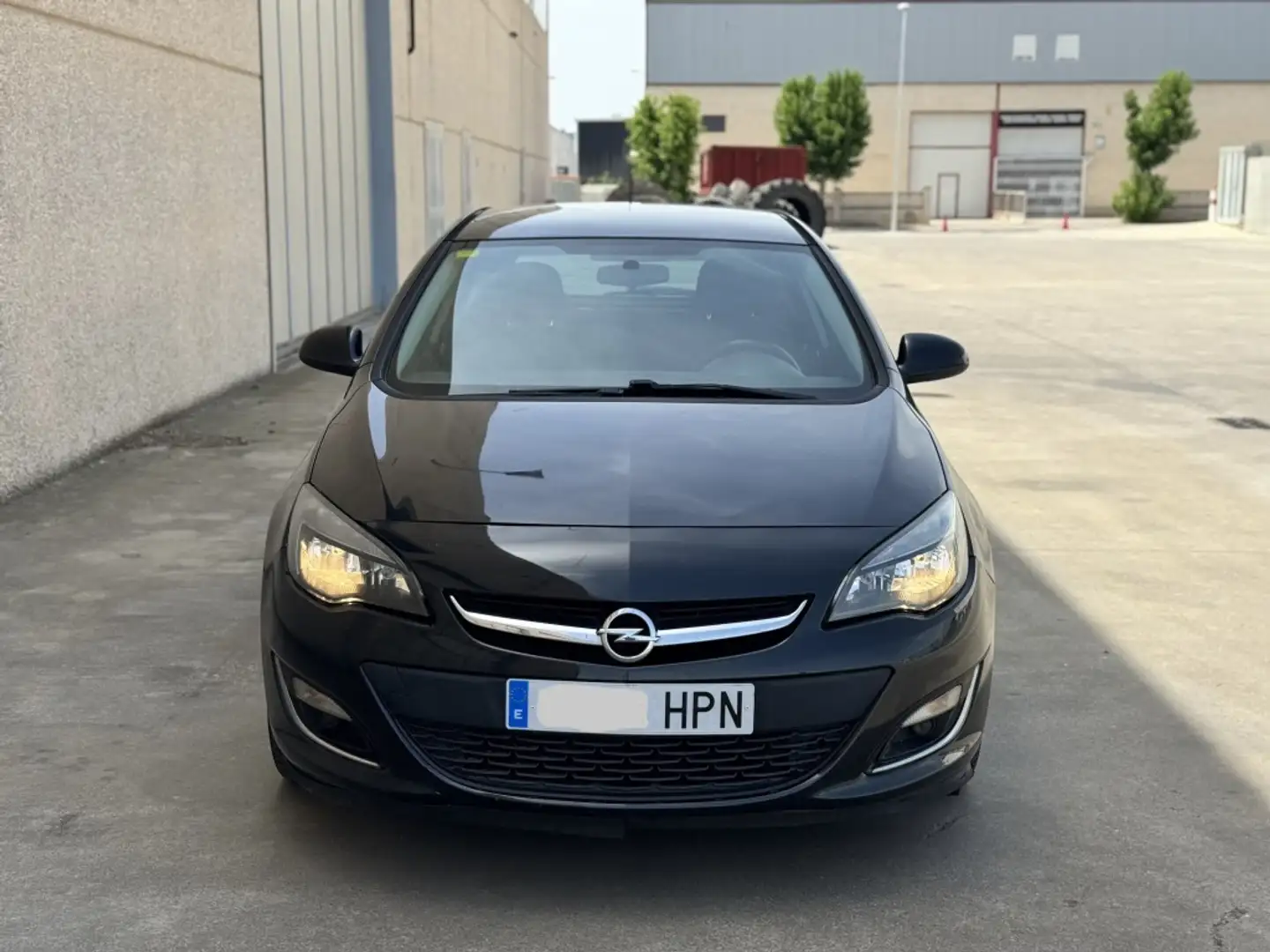 Opel Astra 1.6 Selective Schwarz - 1