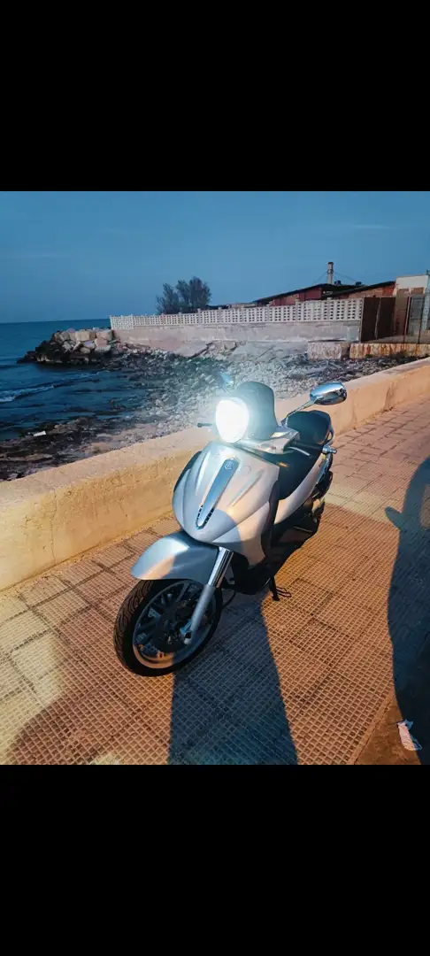 Piaggio Beverly 500 Argintiu - 2