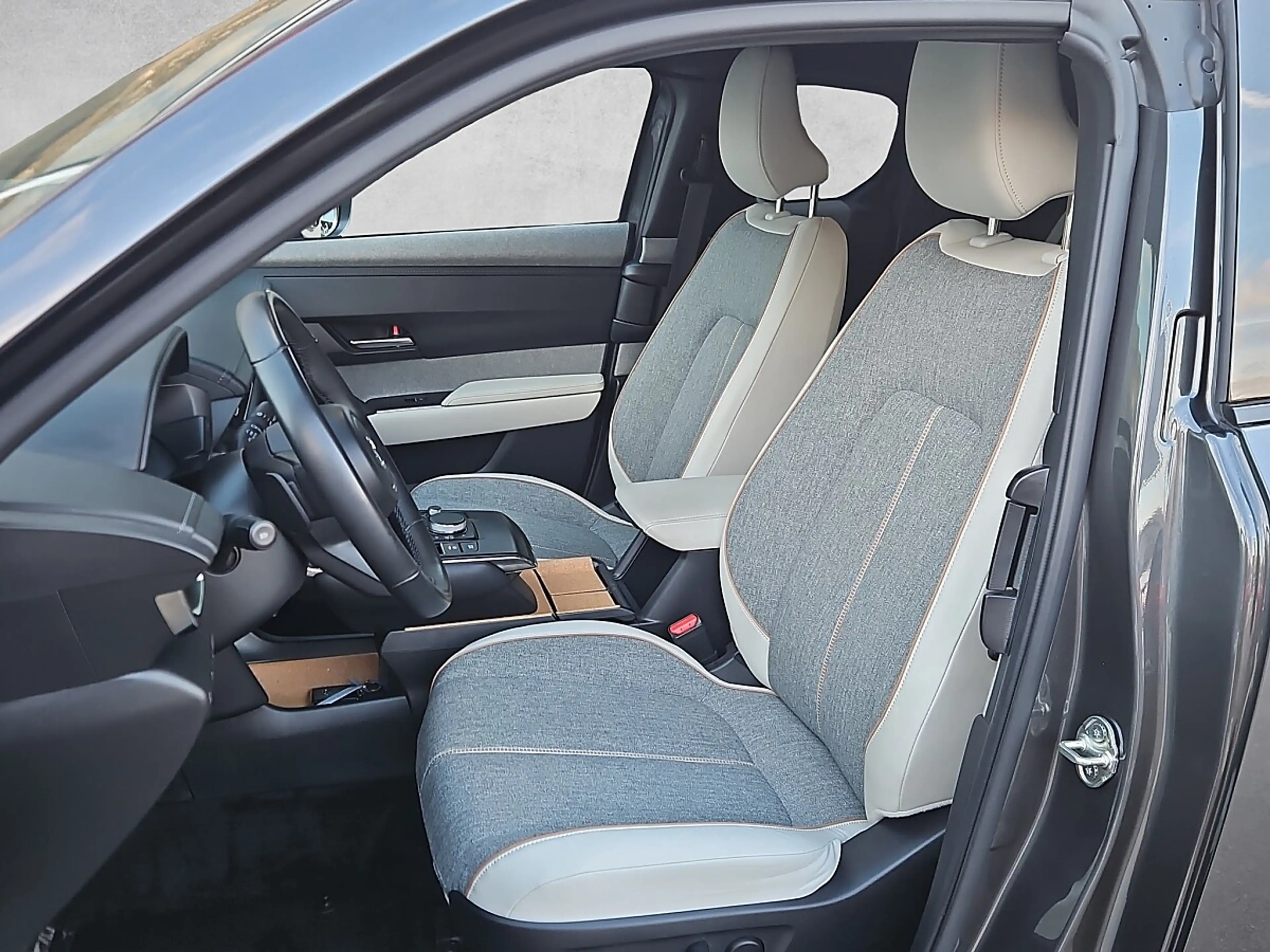 Mazda MX-30 e-SKYACTIV R-EV MAKOTO Modern Confidence Aut. S... — photo 11