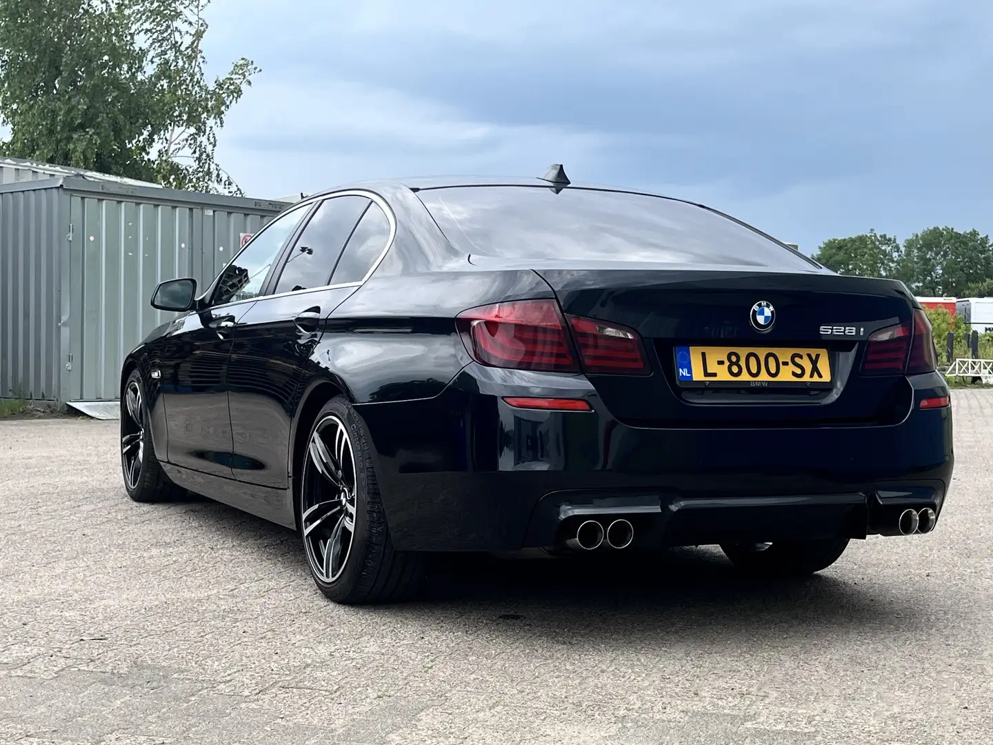 BMW 528 High Executive Zwart - 2