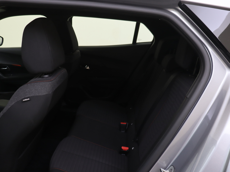 Peugeot e-2008 EV Active Pack 50 kWh — photo 12