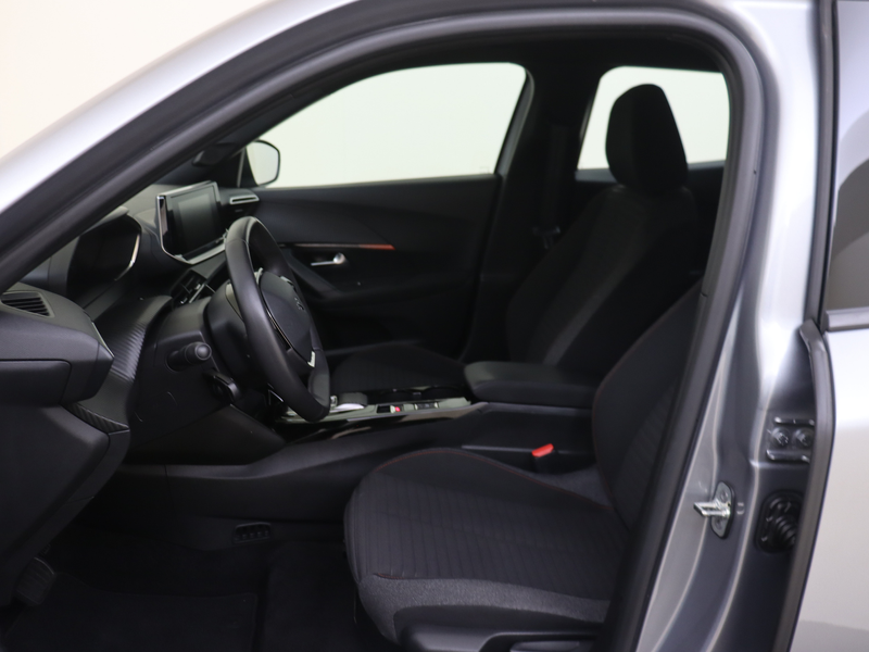 Peugeot e-2008 EV Active Pack 50 kWh — photo 10