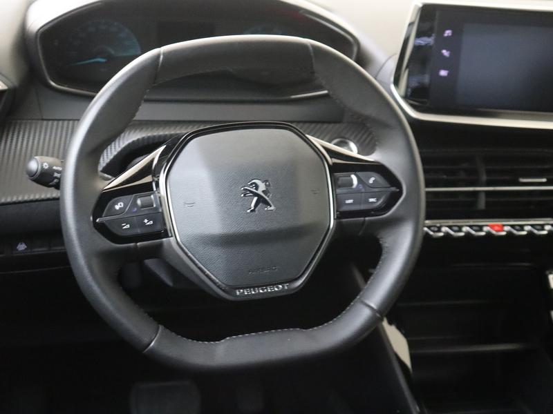 Peugeot e-2008 EV Active Pack 50 kWh — photo 6