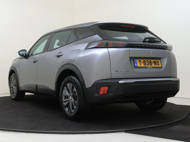 Peugeot e-2008 EV Active Pack 50 kWh — photo 4