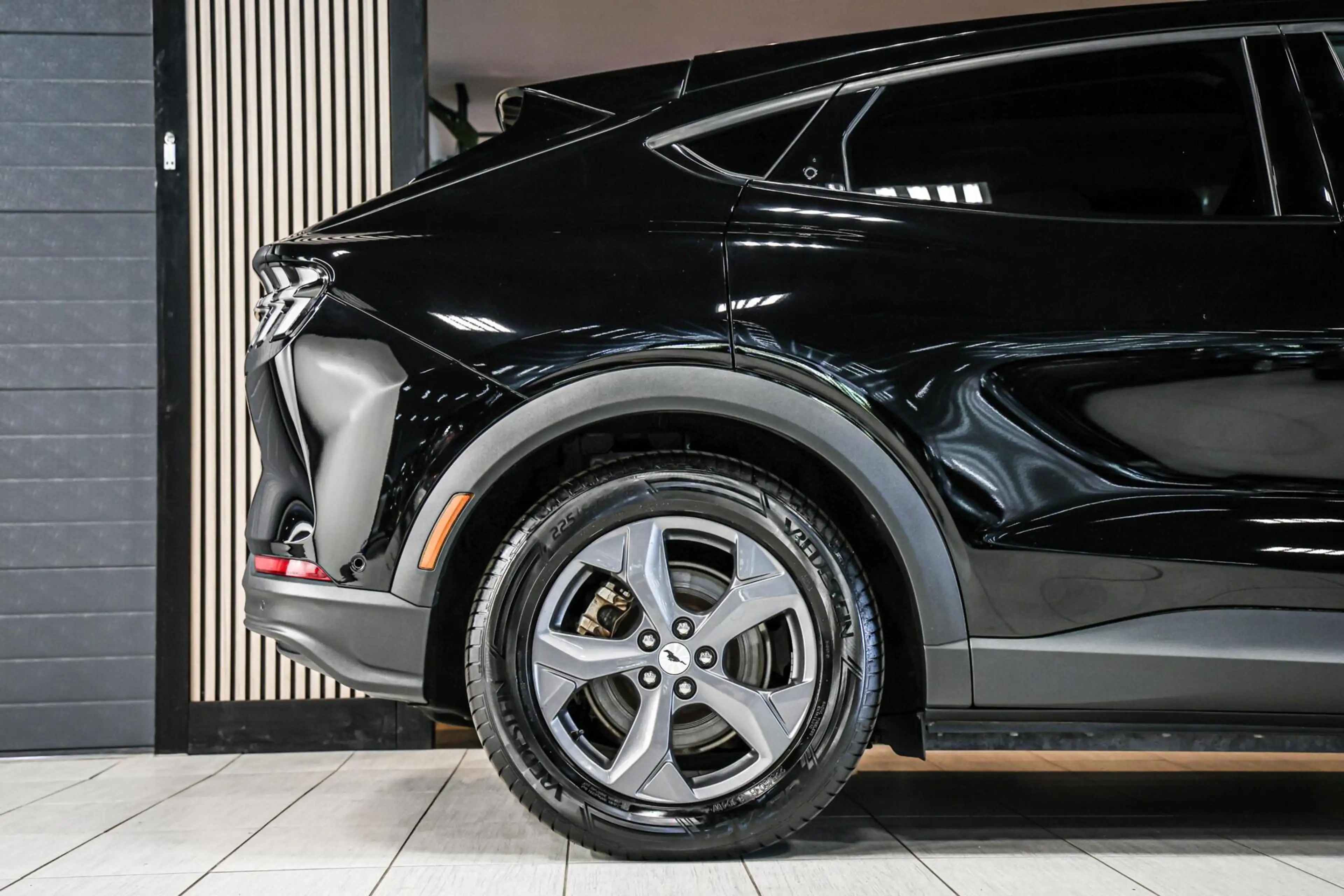 Ford Mustang Mach-E Extended RWD 98 kWh|Leder|Pano|360|B&O — photo 14
