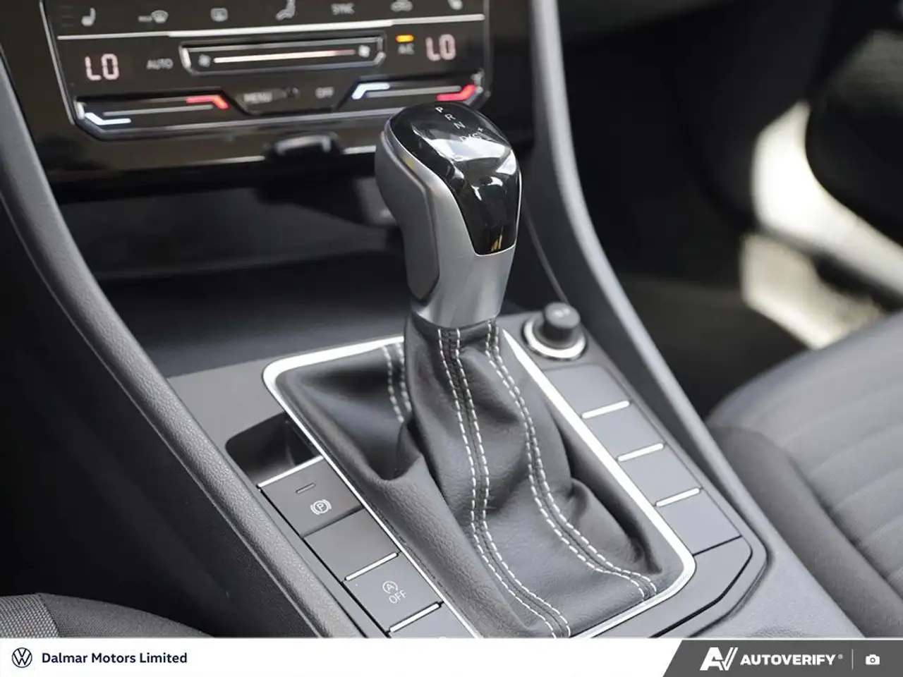 Volkswagen Jetta снимка Volkswagen Jetta