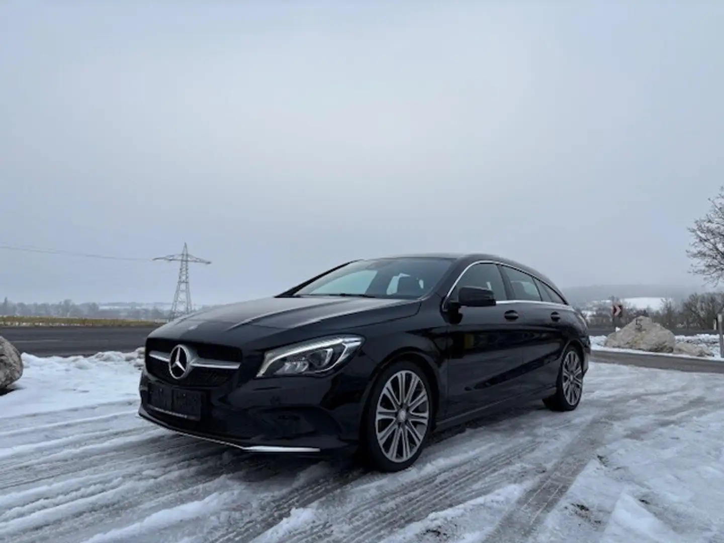 Mercedes-Benz CLA 220 d Shooting Brake Aut. LED Schwarz - 1