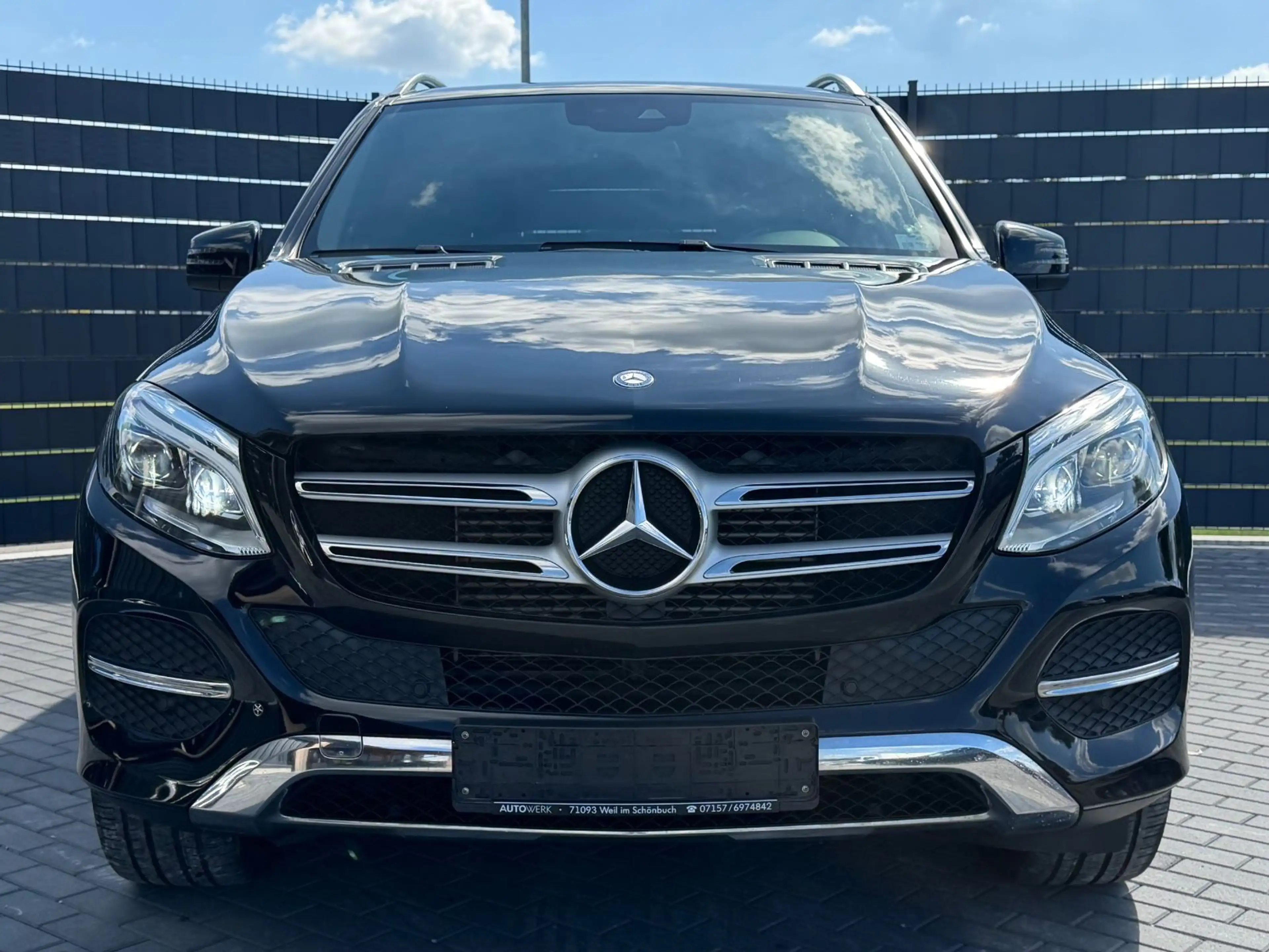 Mercedes-Benz GLE 250 d*9G-TRONIC*PDC*SHZ*LEDER*KEYLESS*LED* — photo 2
