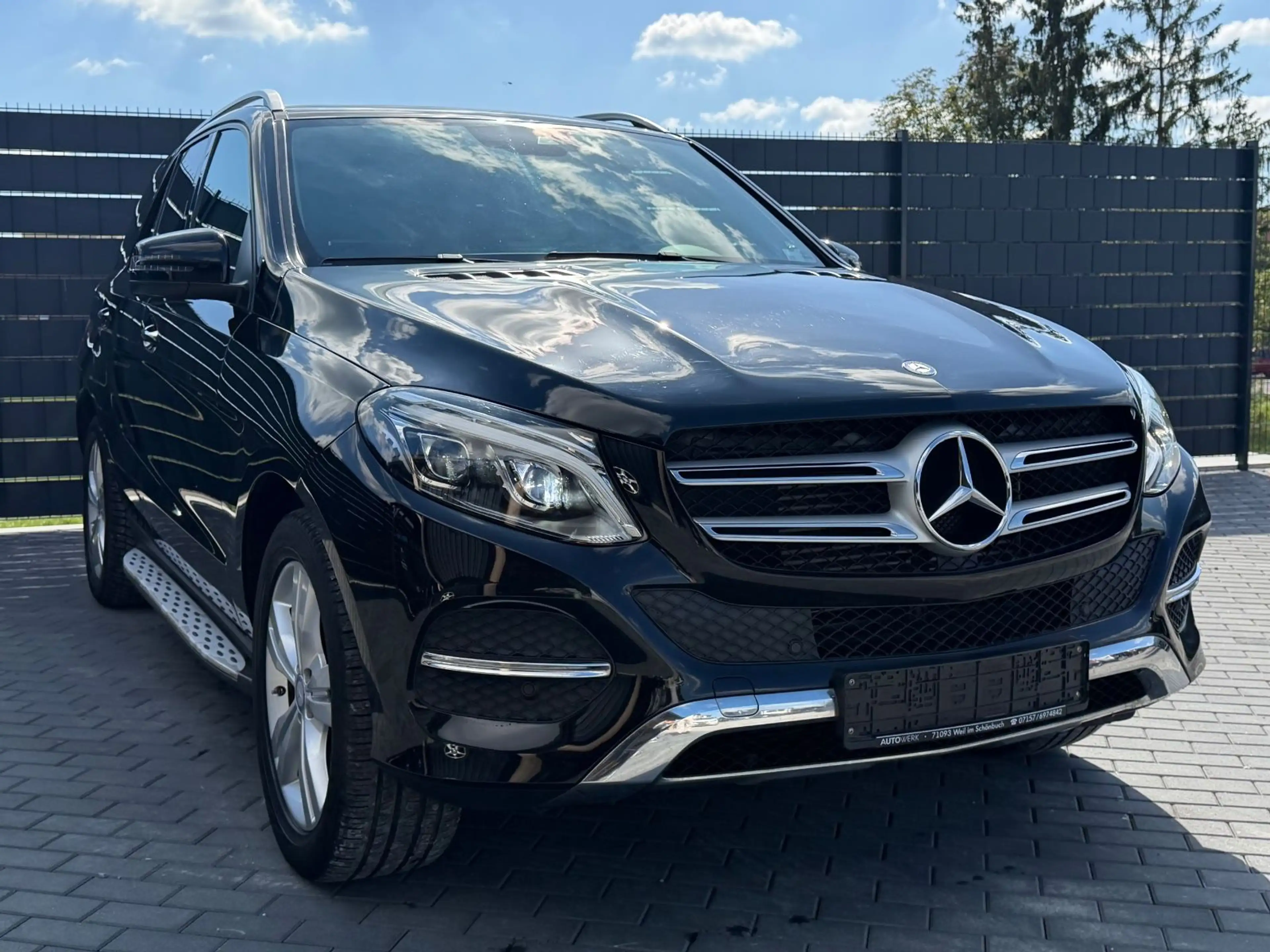 Mercedes-Benz GLE 250 d*9G-TRONIC*PDC*SHZ*LEDER*KEYLESS*LED* — photo 3