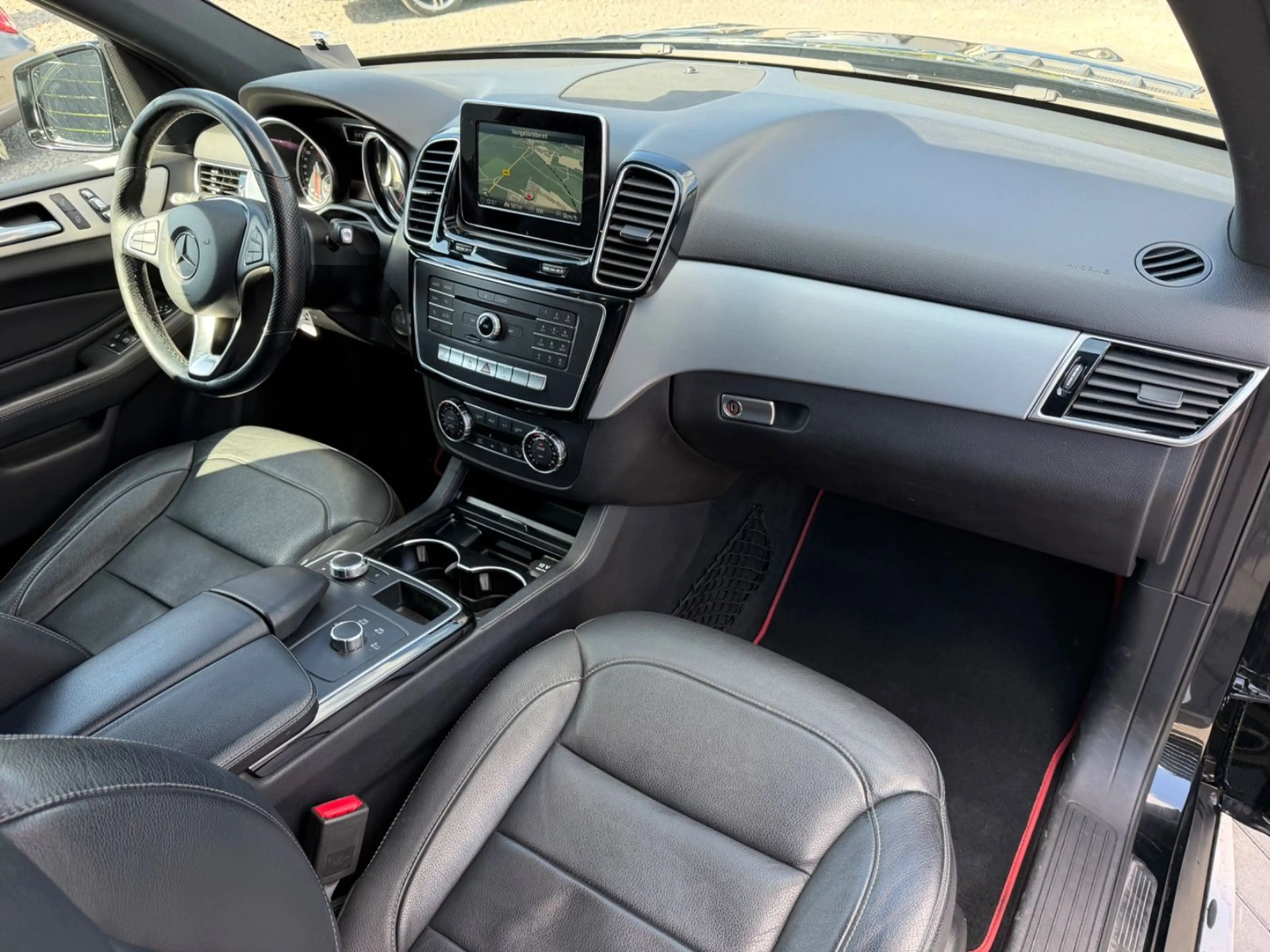 Mercedes-Benz GLE 250 d*9G-TRONIC*PDC*SHZ*LEDER*KEYLESS*LED* — photo 15