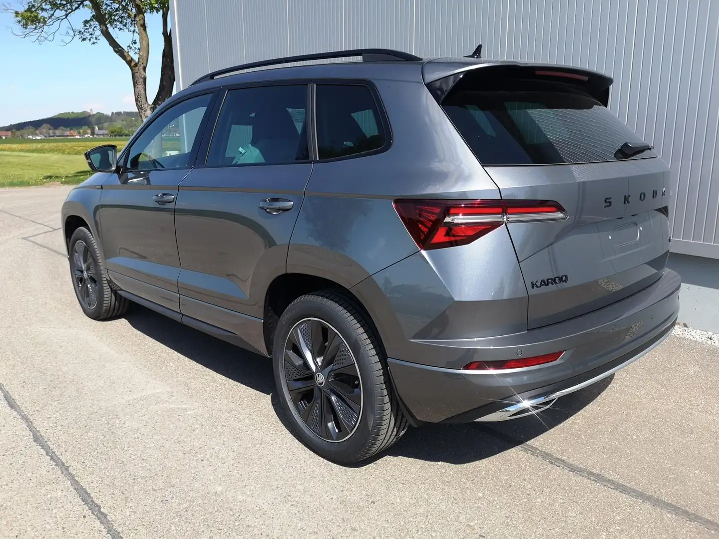 Skoda Karoq Sportline 2.0TDI DSG AHK Matrix Navi ACC 110 kW... Gris - 2