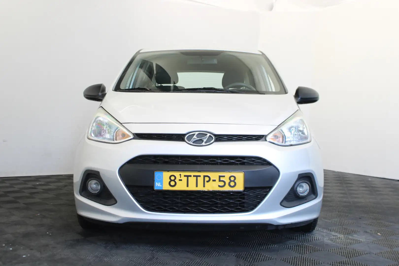 Hyundai i10 1.0i i-Drive Grijs - 2