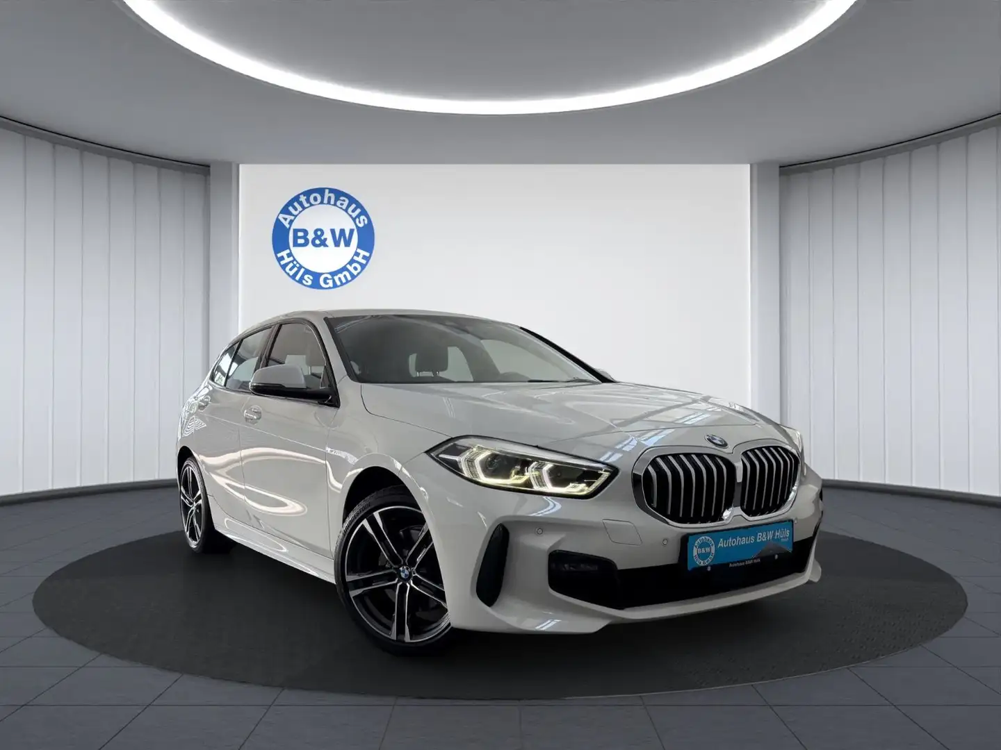 BMW 118 Bmw 118 i M Sport LED*NAVI*LEDER*TEMPOMAT Weiß - 1