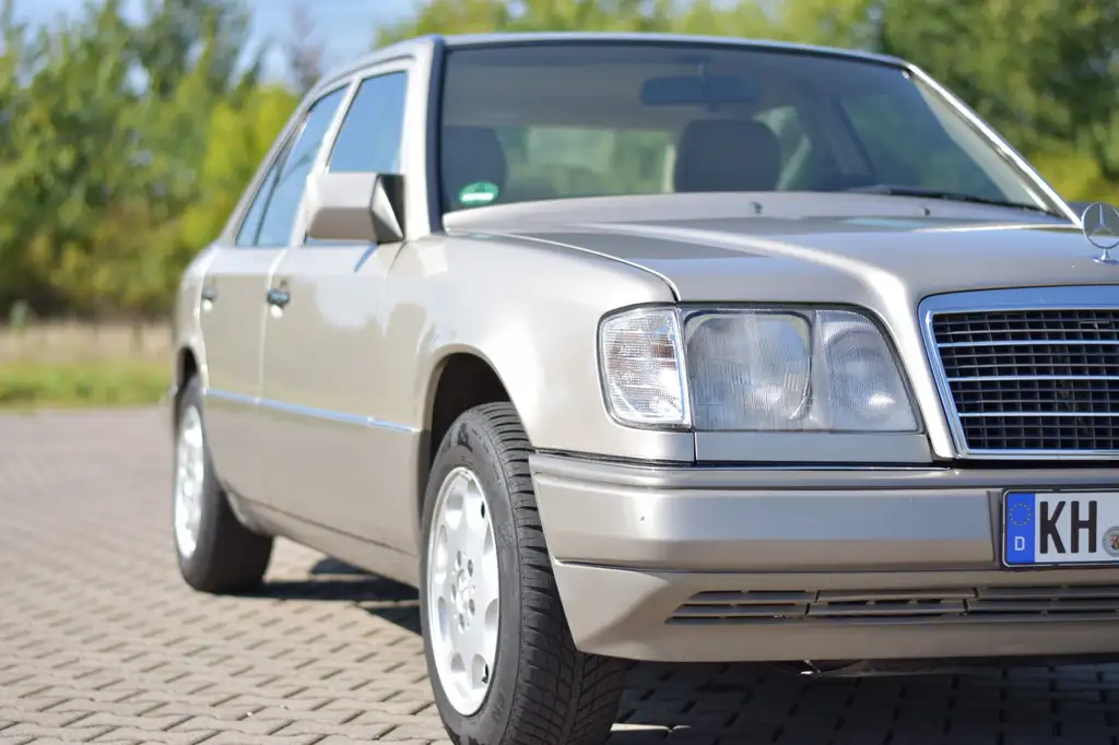Mercedes-Benz 280 1994 из Европы — купить под ключ