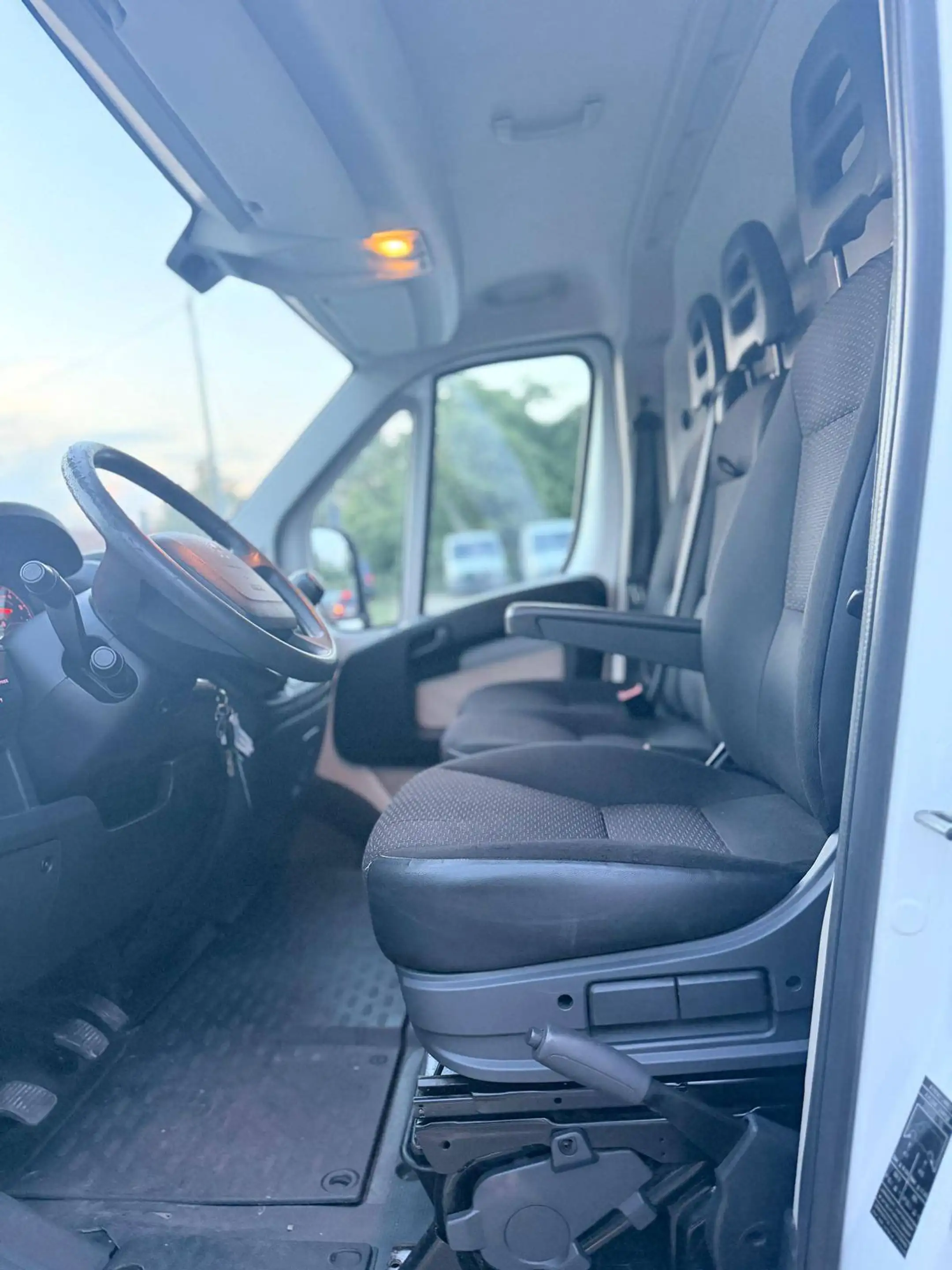 Peugeot Boxer 335 L3H2 Komfort Plus HDi 150 — photo 11
