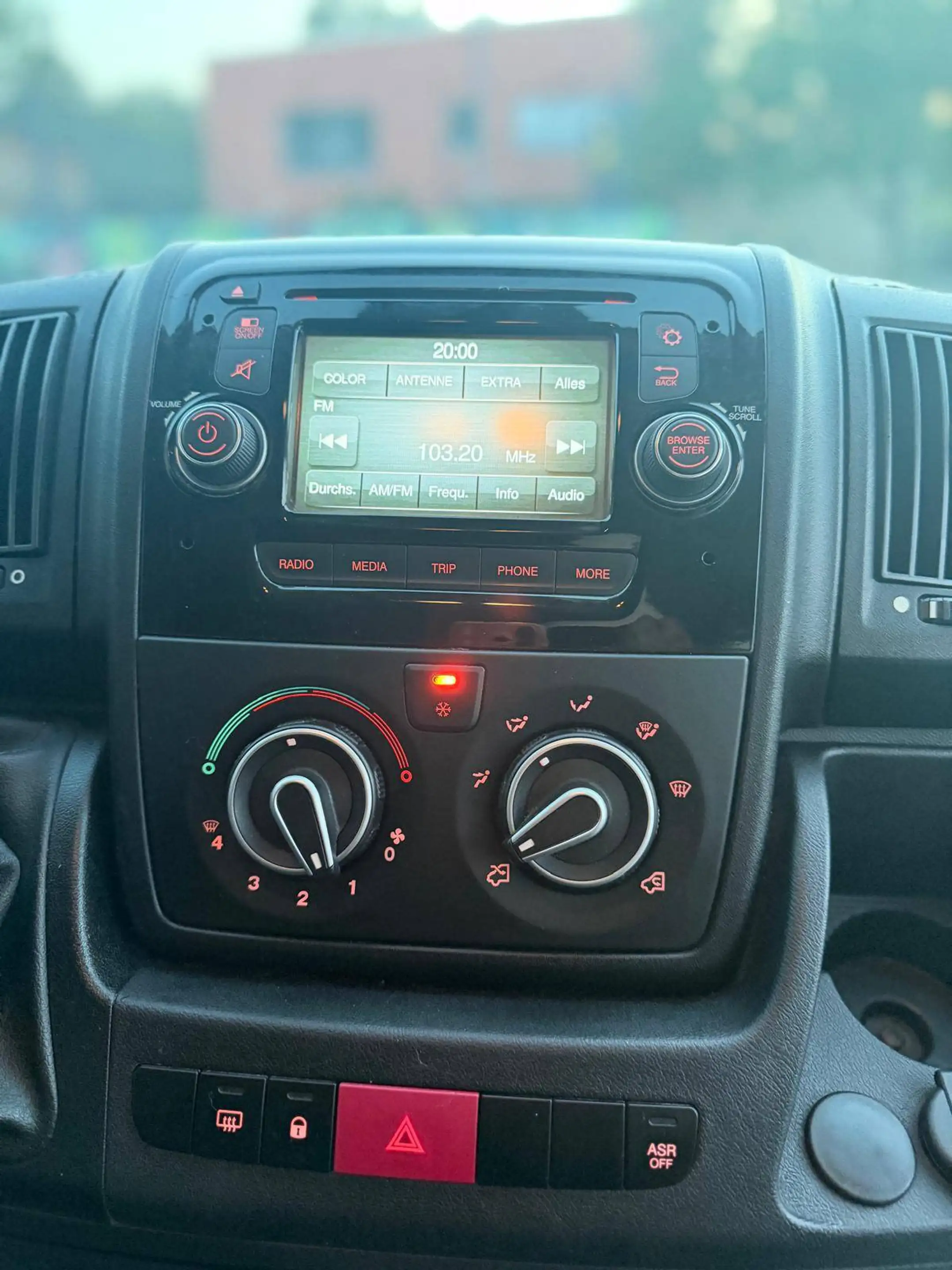 Peugeot Boxer 335 L3H2 Komfort Plus HDi 150 — photo 14