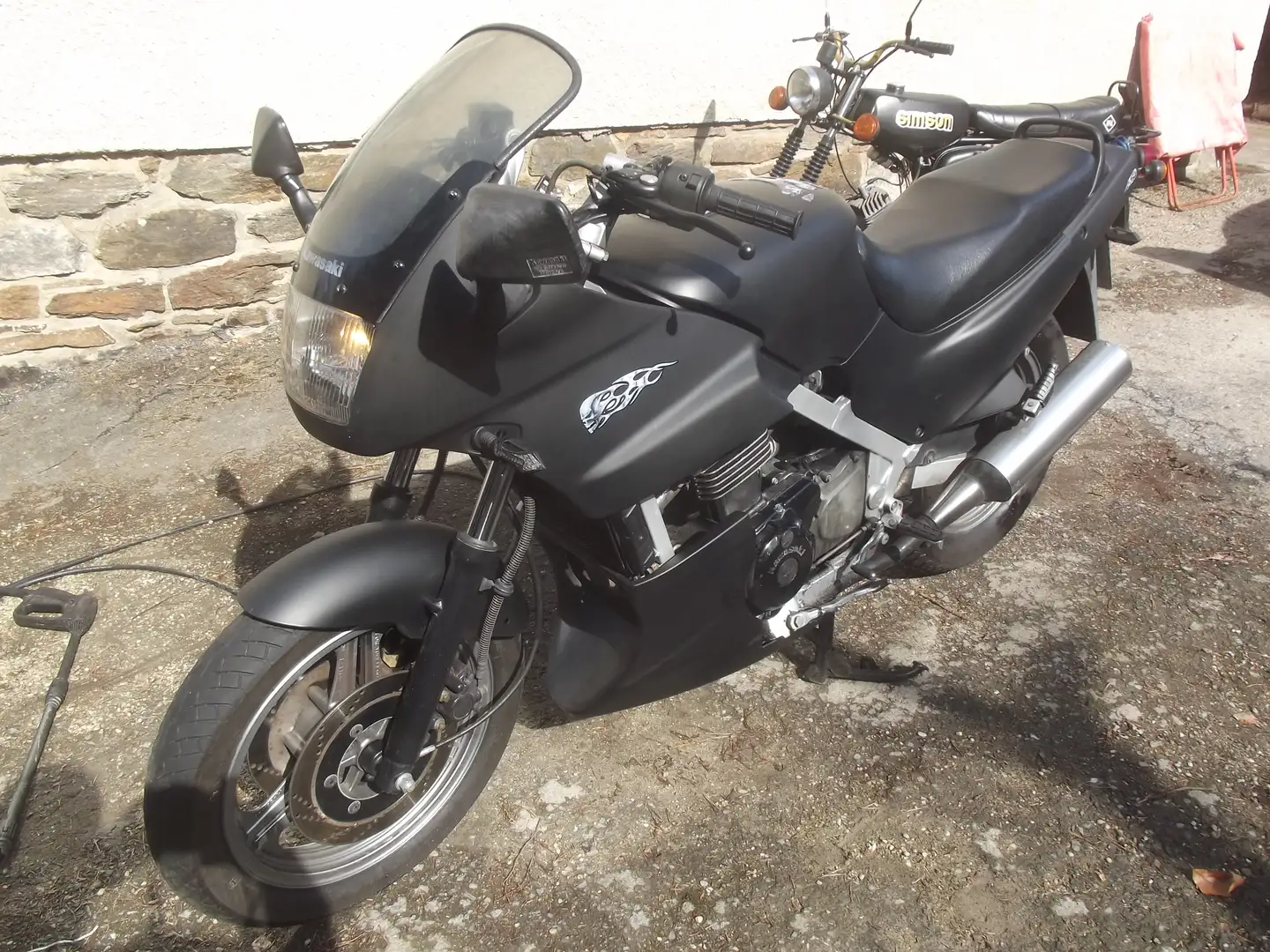 Kawasaki GPZ 500 S Negro - 1