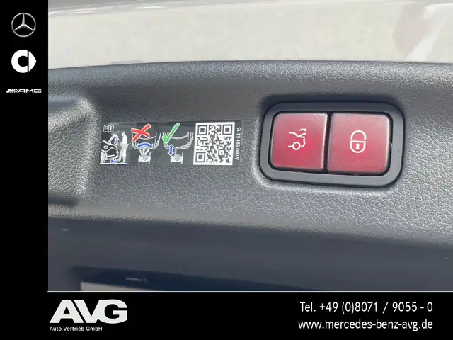 Mercedes-Benz C-Class view 8