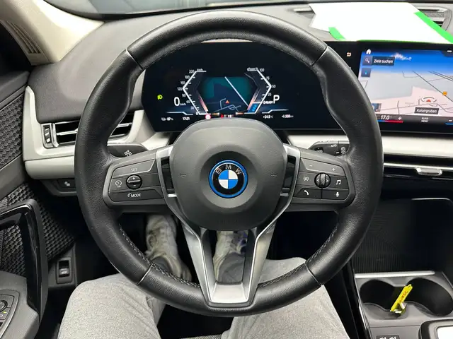 BMW Ix1 view 16
