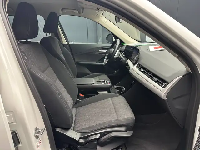 BMW Ix1 view 10