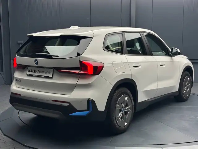 BMW Ix1 view 5