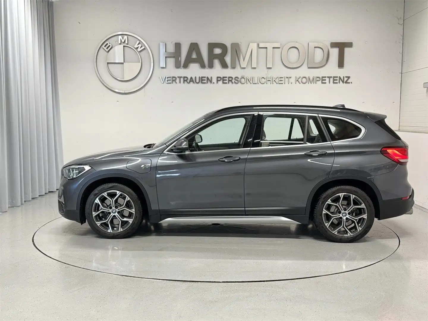 BMW X1 xDrive25e Grau - 2