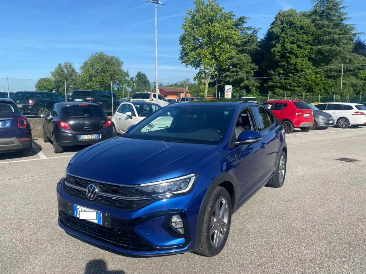 Volkswagen Taigo 1.0 TSI 110 CV  R-Line Blau - 1