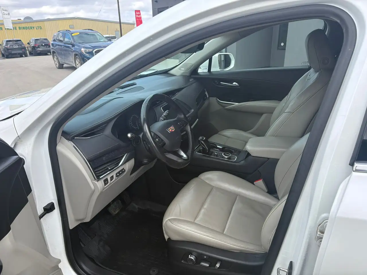 Cadillac XT4 снимка Cadillac XT4