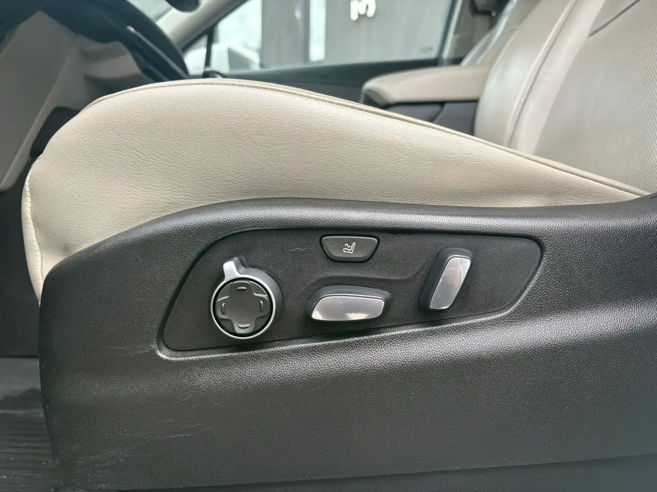 Cadillac XT4 снимка Cadillac XT4