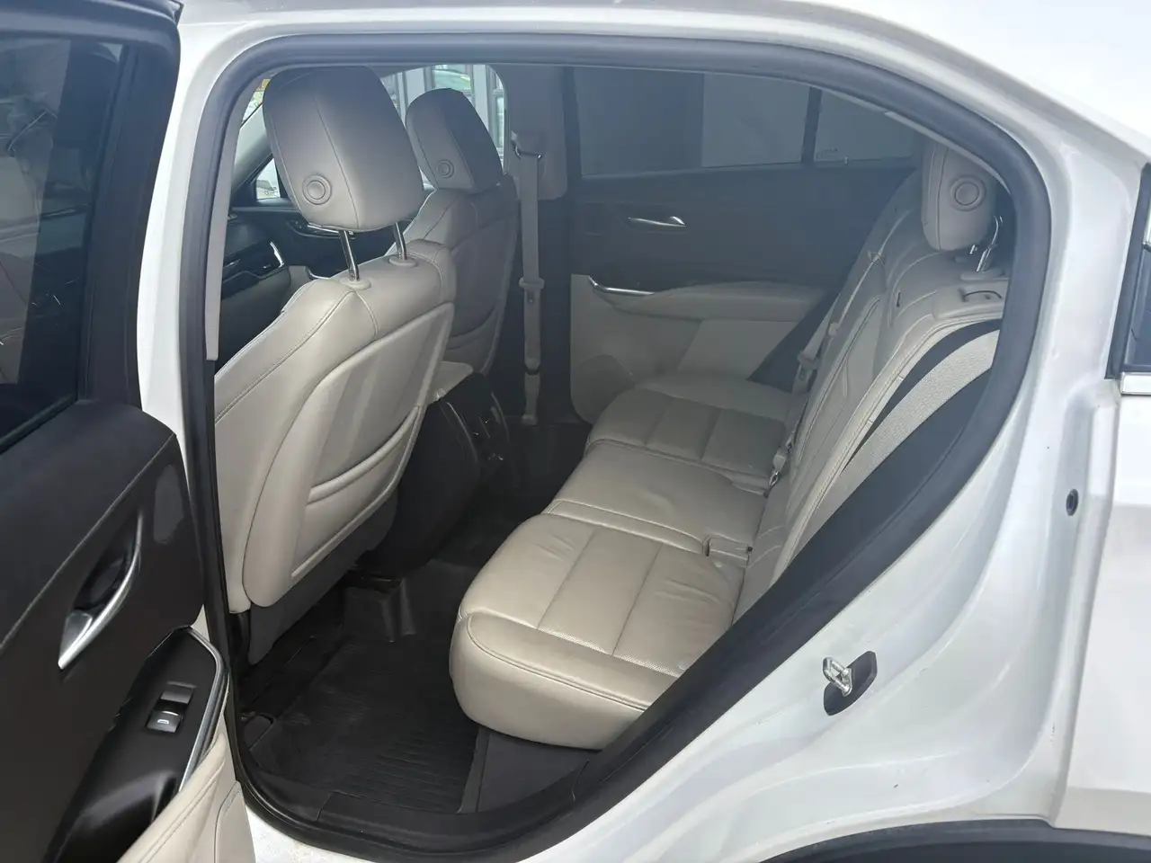 Cadillac XT4 снимка Cadillac XT4
