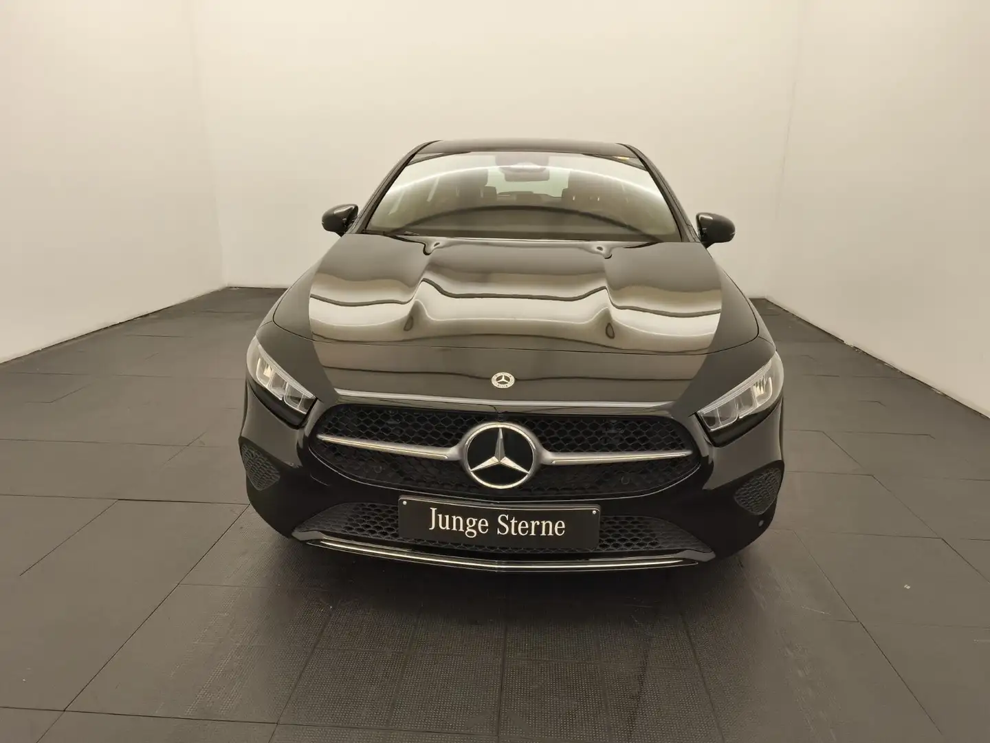 Mercedes-Benz A 180 A 180  Progressive Navi/Autom./Klima/LED/Sitzhzg. Schwarz - 2
