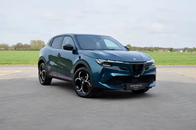 Alfa Romeo Junior Speciale Hybrid, CarPlay/ACC/Camera/Massage/Lite