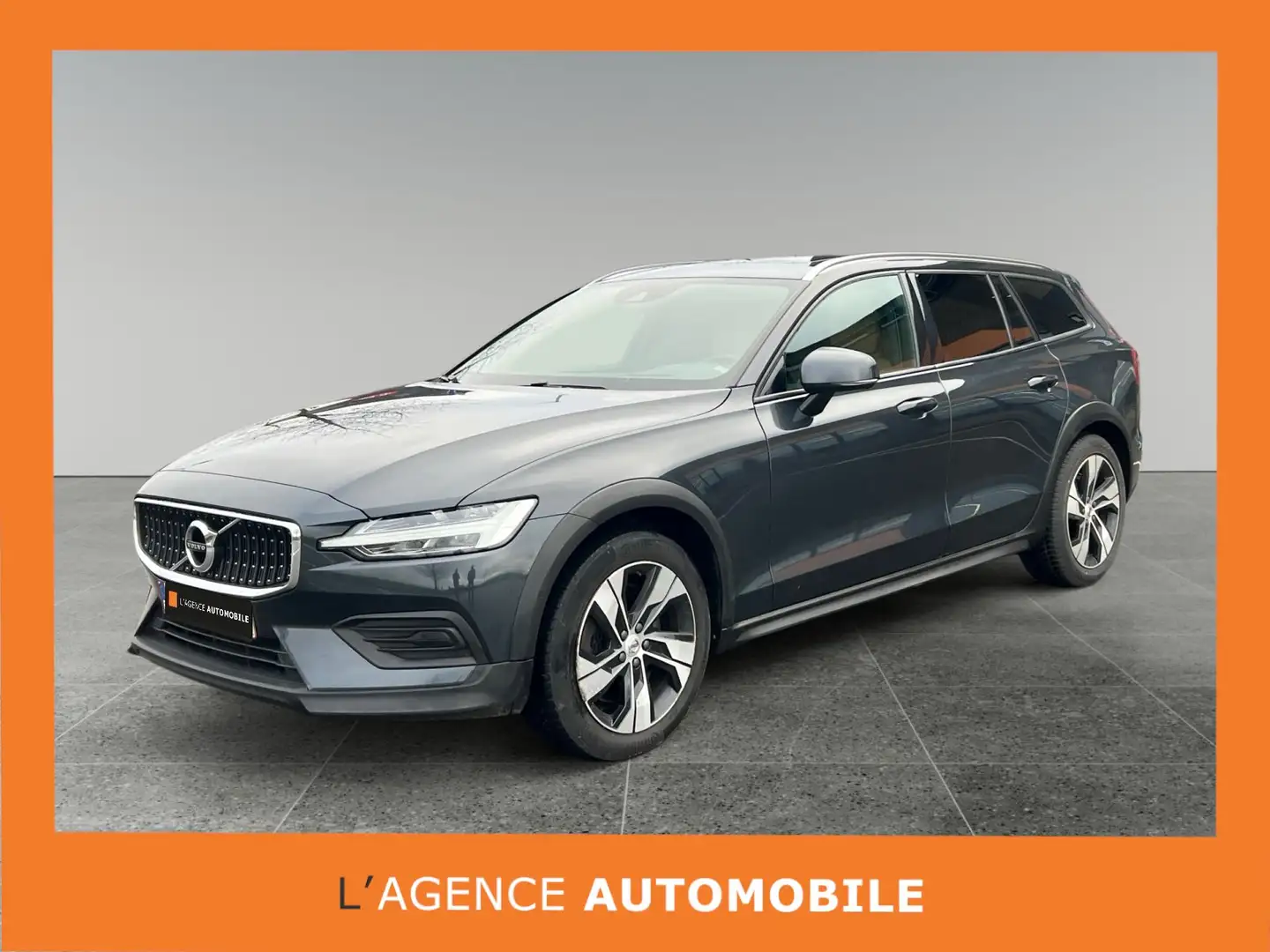 Volvo V60 Cross Country 2.0 D3 AWD Geartronic-GARANTIE 12 A 48 MOIS Noir - 1