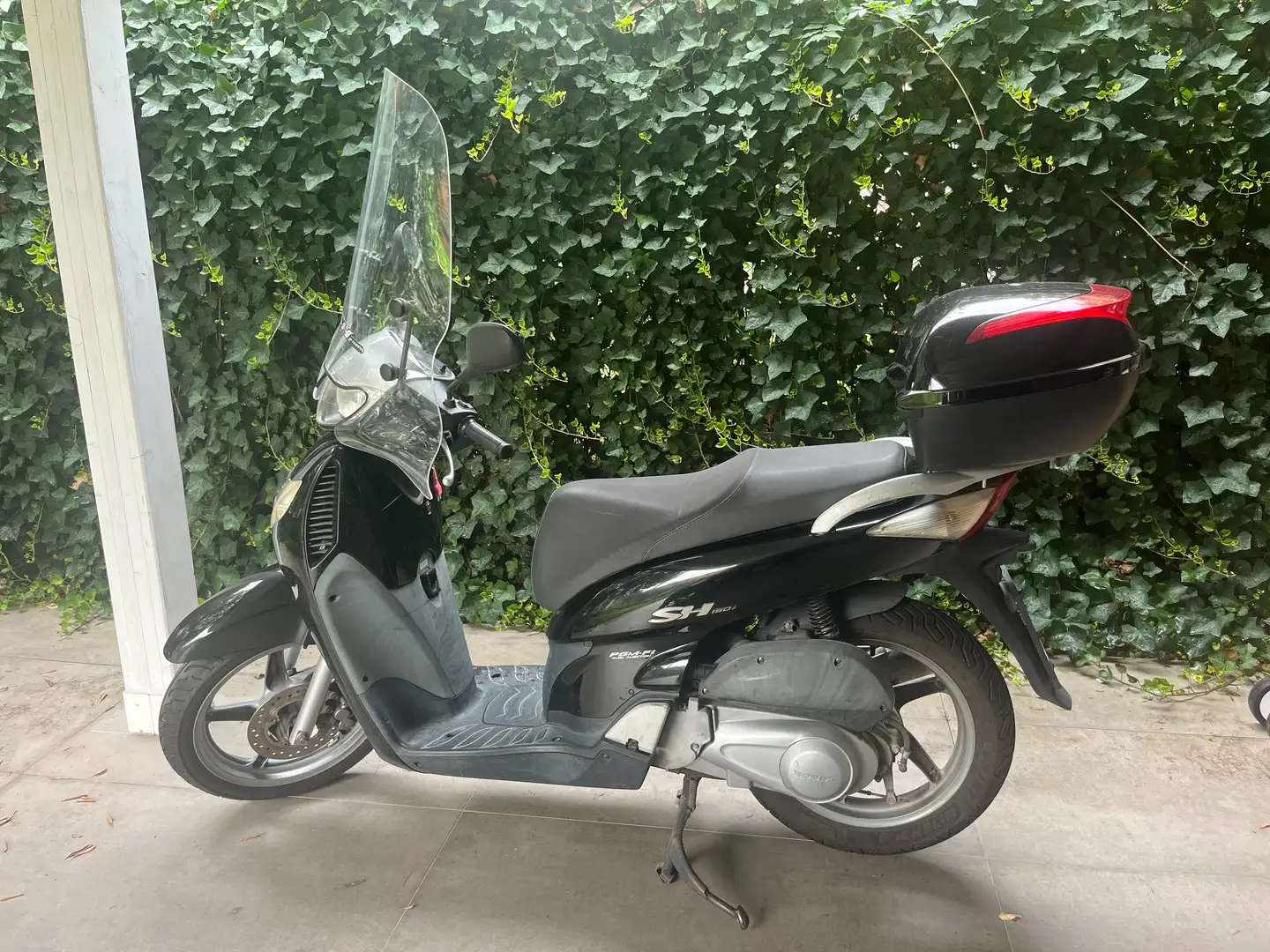 Honda SH 150i Fekete - 1