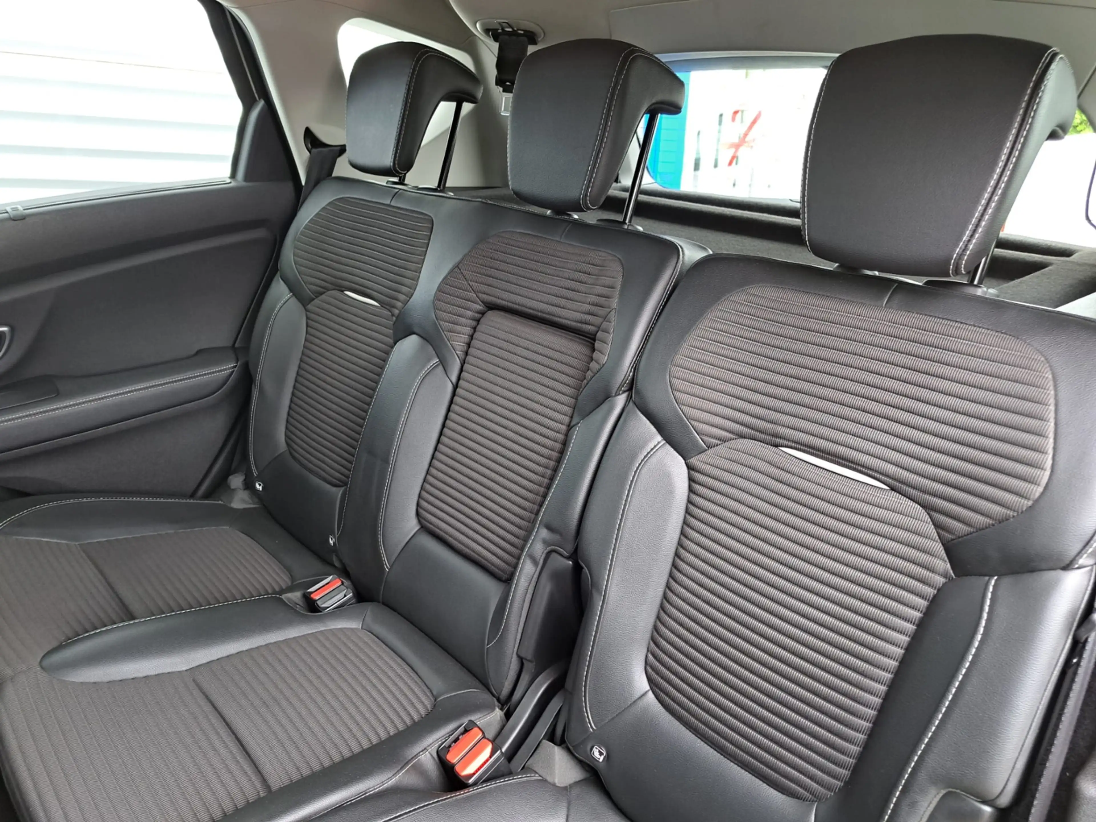 Renault Scenic 1,3 TCE AUTOMATIK "ENERGY"  *NAVI*KAMERA*LM-FELGE — photo 18