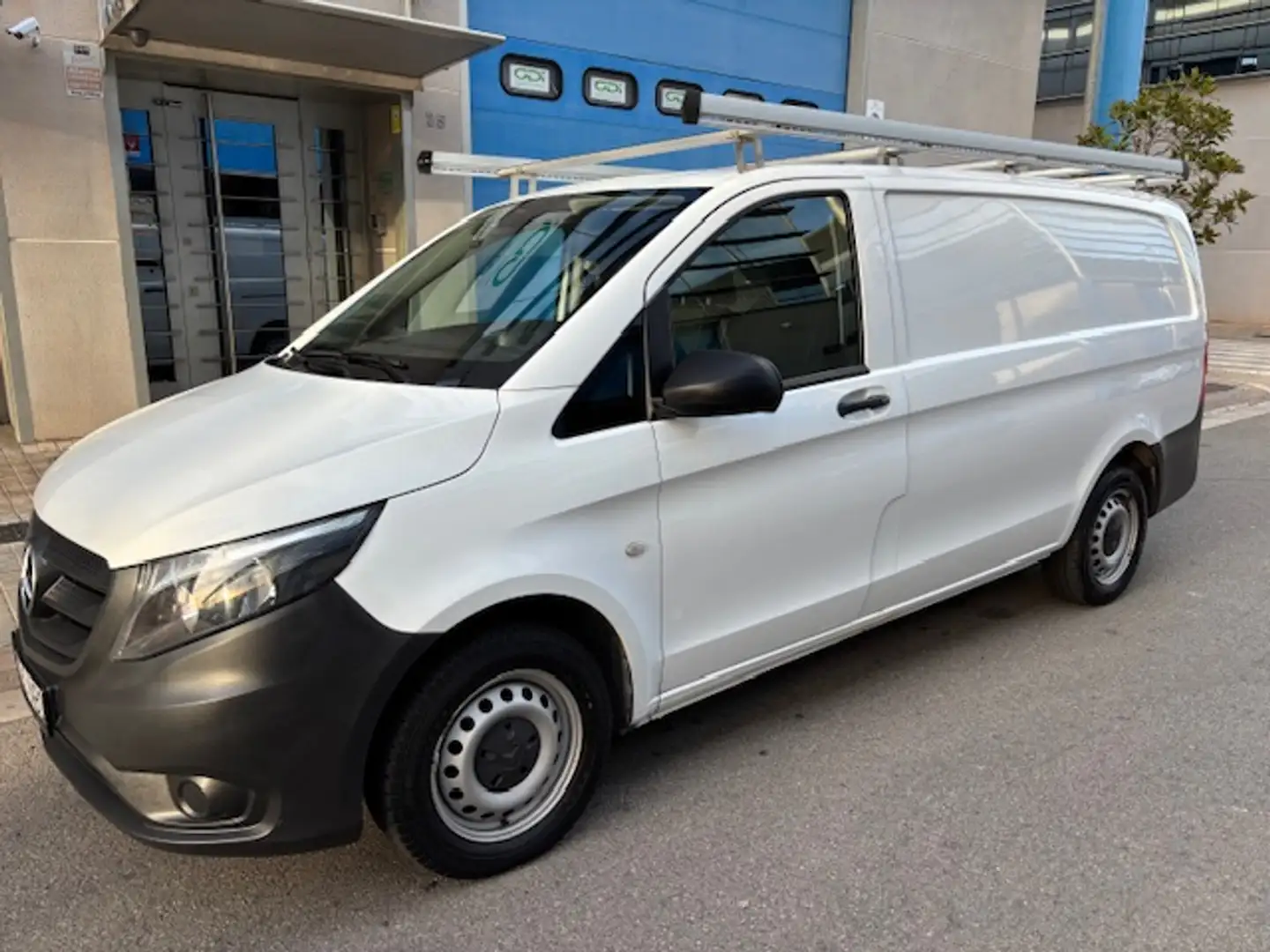 Mercedes-Benz Vito Furgón 114CDI tD Pro Larga Weiß - 2