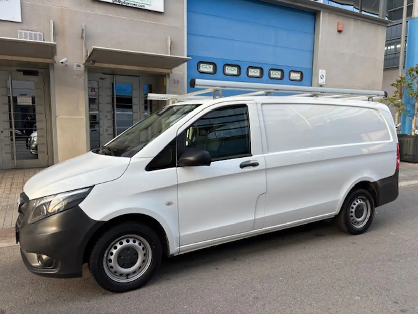 Mercedes-Benz Vito Furgón 114CDI tD Pro Larga Weiß - 1