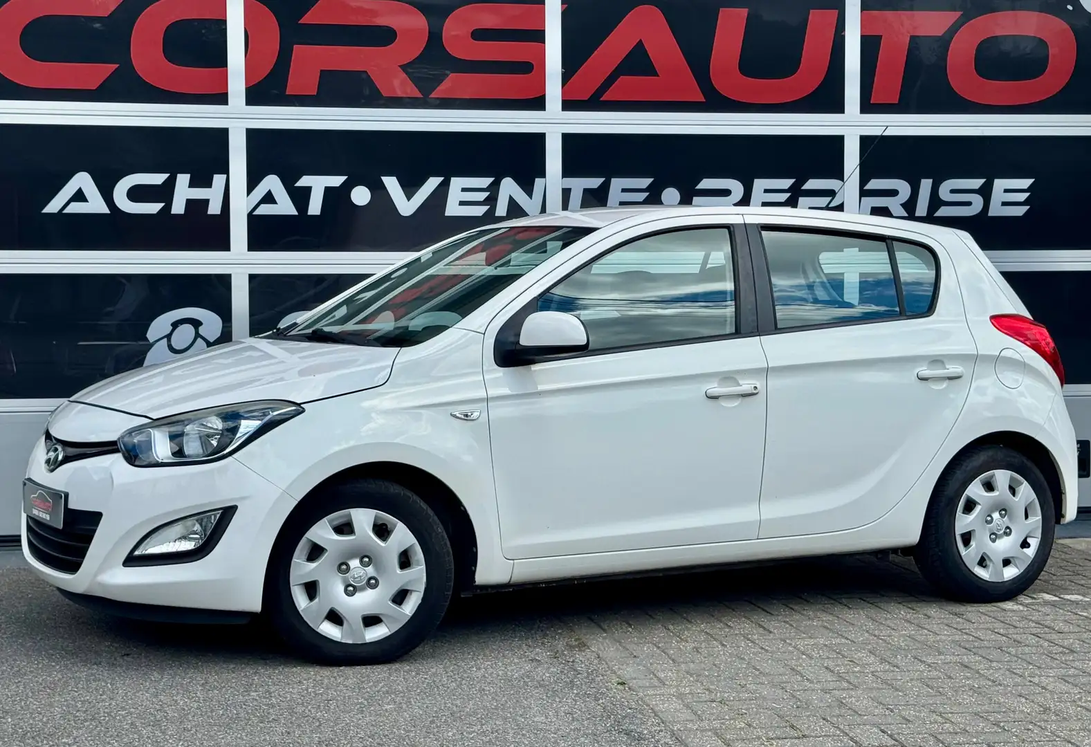 Hyundai i20 i20 1.1 CRDi CLIM RADIO VE VC COMDE USB Blanc - 1