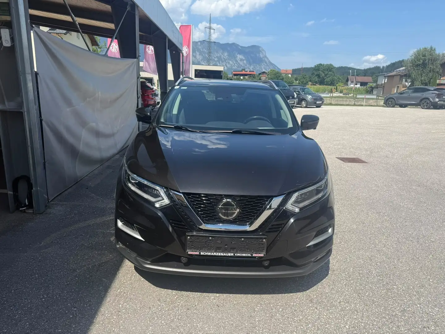 Nissan Qashqai Tekna 4x4 Schwarz - 2
