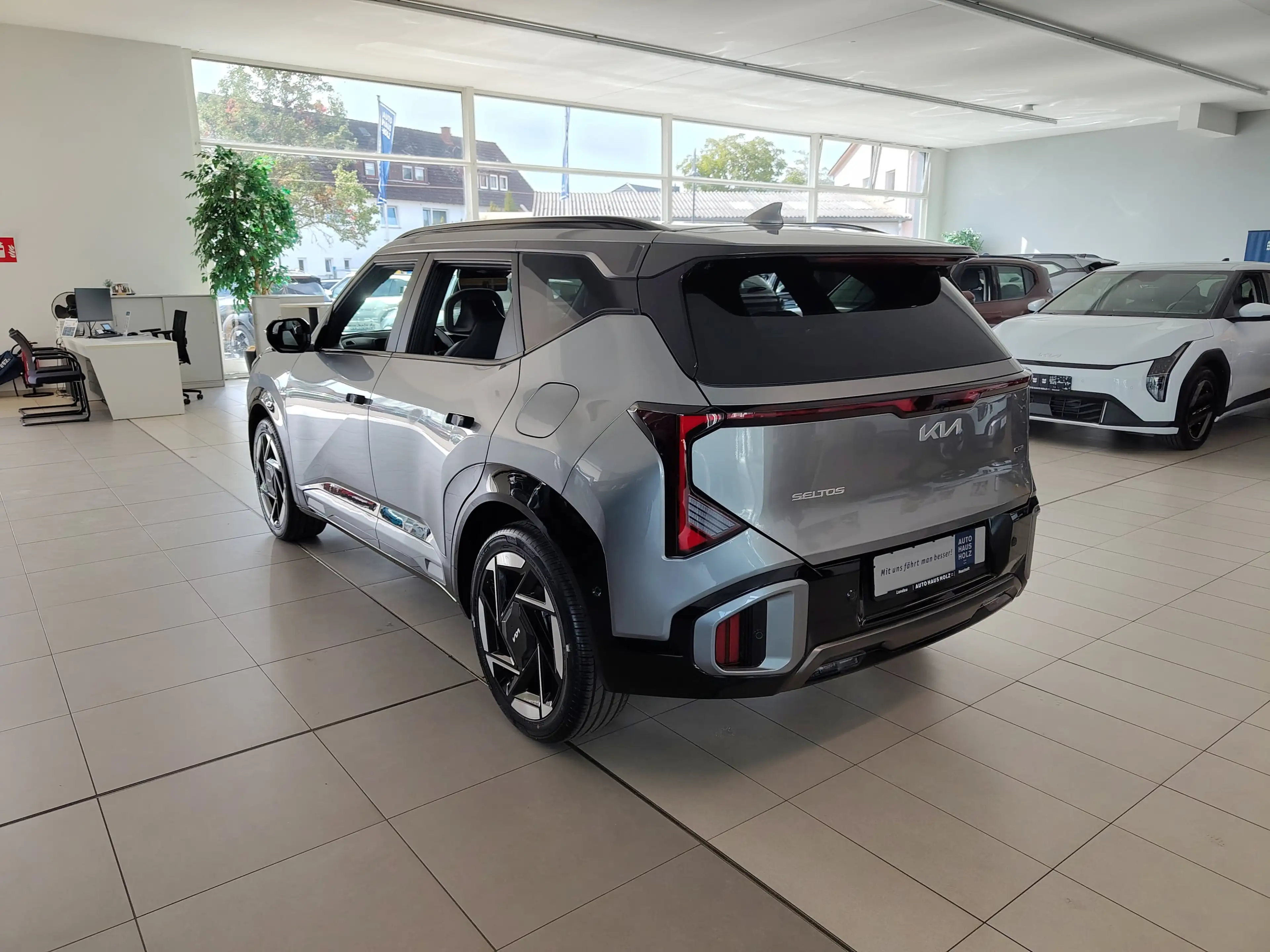 Kia Seltos 1.6 T-GDI 180 DCT GT-Line Comfort — photo 2