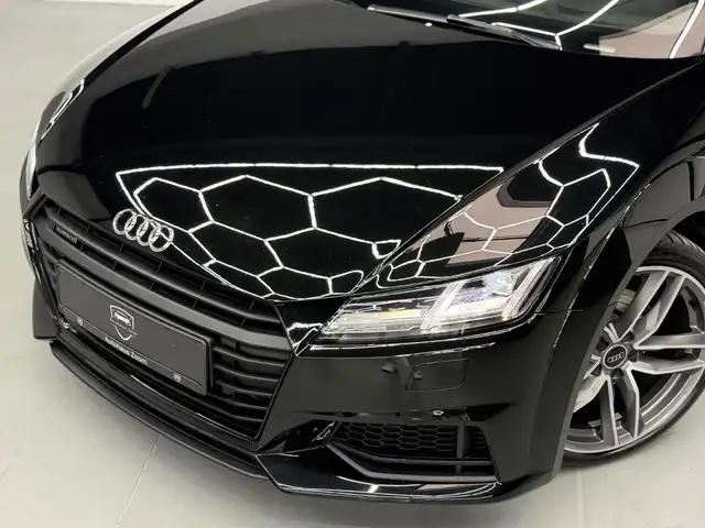 Audi TT view 6