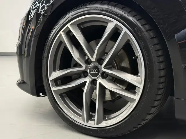 Audi TT view 7