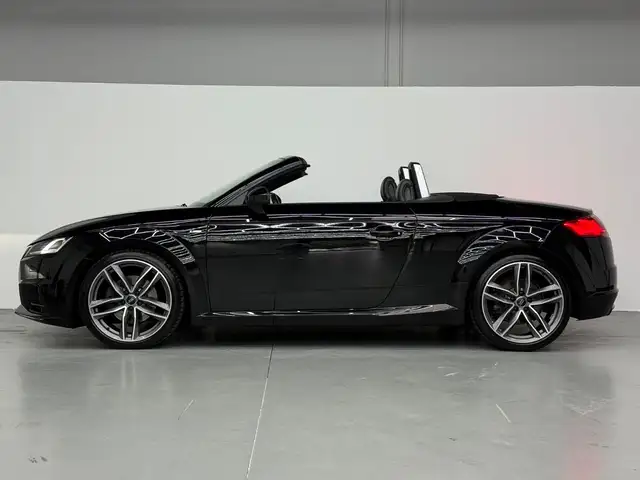 Audi TT view 9